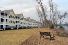 the-pointe-at-riverfront-drive-condominiums_03