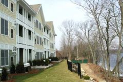the-pointe-at-riverfront-drive-condominiums_05