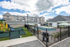 village-green-littleton-apartments_06